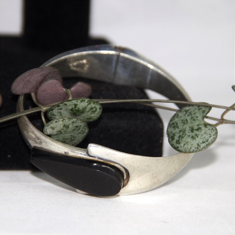 VTG HEAVY Taxco Sterling Silver Black Onyx Hinged Cuff Bracelet Modernist MCM